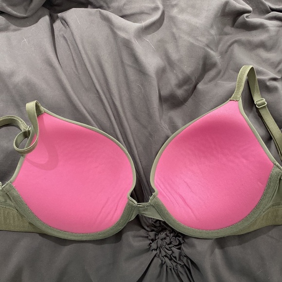 32C green PINK bra - Picture 4 of 4